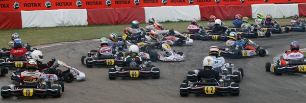 Chaos for the Junior Heat 1 start, Sandy in the middle. Heat was red flagged.
